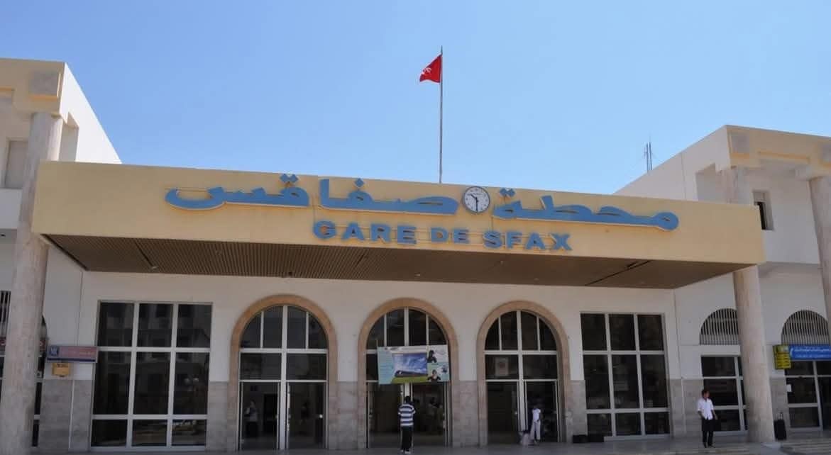 فوضى كبيرة بمحطّة القطار بصفاقس : فيديو