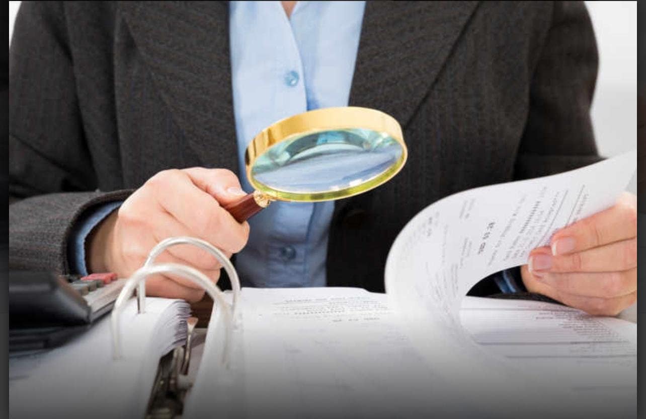 قرار وزاري جديد: إلزام الوكالات العقارية بالإعلام المسبق عند بيع العقارات للسياسيين وأقاربهم