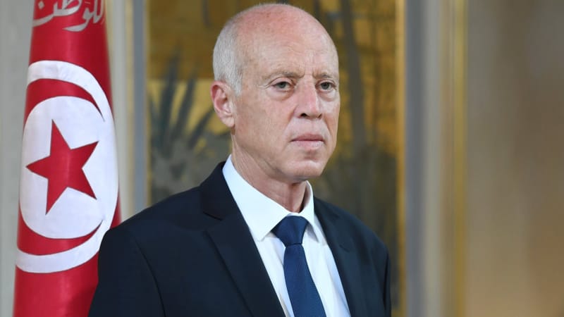 رئيس الجمهورية يتكفّل بعلاج شاب أُصيب خلال احتجاجات قابس